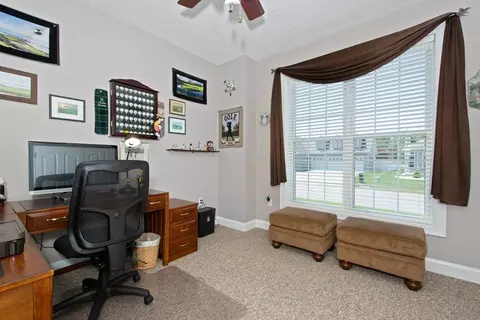 93 Caddyshack Dr, Chicopee, MA 01020 photo 18