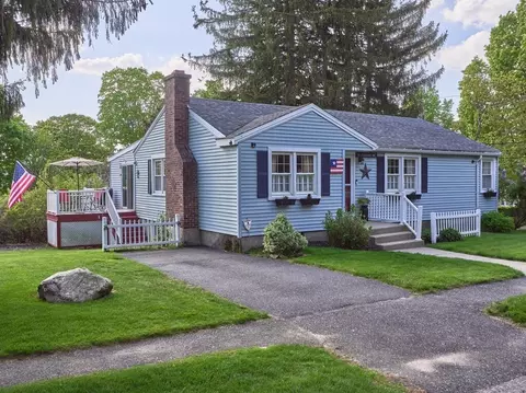 38 Paradox Dr, Worcester, MA 01602