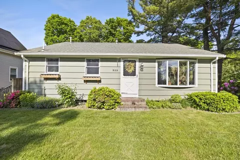 233 Sawtell Ave, Brockton, MA 02302
