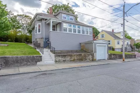 123 Huard St, Fall River, MA 02721