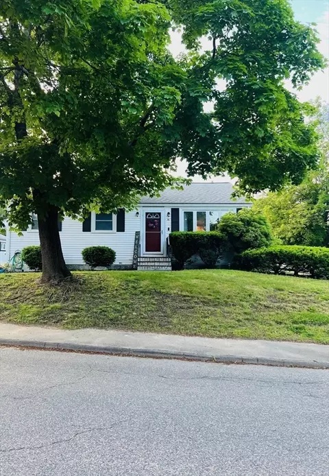 70 W Lake Dr, Weymouth, MA 02188
