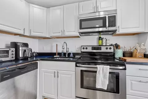7 Burrill Pl, Boston, MA 02127