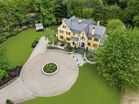 5 Hutchinson St, Milton, MA 02186