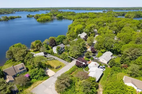 70 Lakeside Dr E, Barnstable, MA 02632