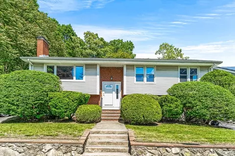 7 Cleveland Rd # -9, Winchester, MA 01890