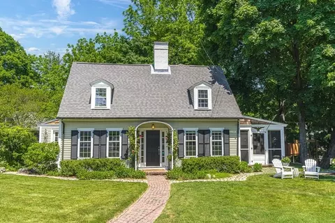 59 Oakland St, Melrose, MA 02176
