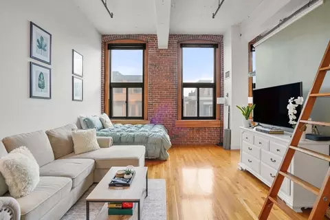 320 W 2nd St #307, Boston, MA 02127
