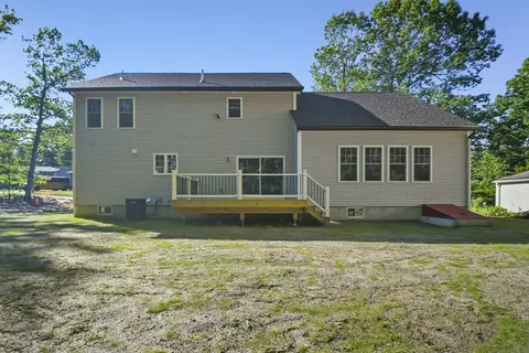 Exterior - 47 Barrows Rd, Worcester, MA 01609 photo 4 of 7