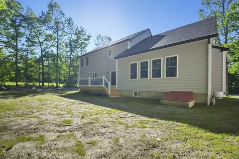 Exterior - 47 Barrows Rd, Worcester, MA 01609 photo 5 of 7