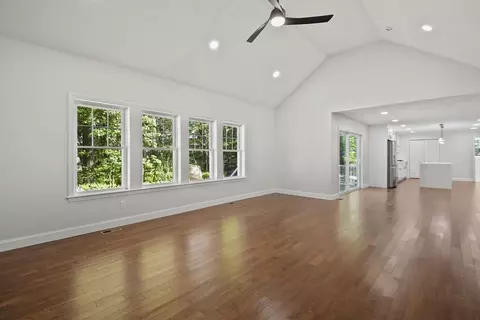 Living - 47 Barrows Rd, Worcester, MA 01609 photo 2 of 3