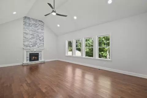 Living - 47 Barrows Rd, Worcester, MA 01609 photo 3 of 3
