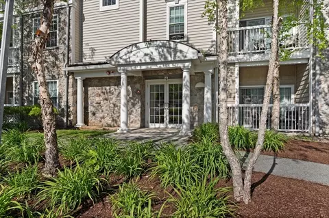 9 Abigail Way #2004, Reading, MA 01867