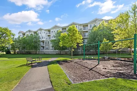 9 Abigail Way #2004, Reading, MA 01867 photo 3