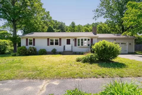 2 Matthew Dr, Easthampton, MA 01027 photo 3