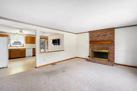2 Matthew Dr, Easthampton, MA 01027 photo 6