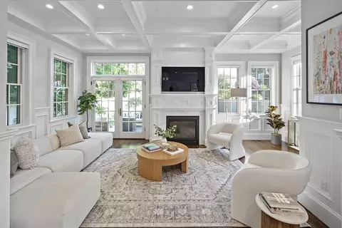 114 Carlisle St #114, Newton, MA 02459
