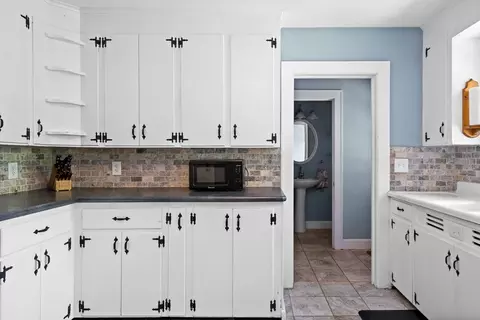 Kitchen - 17 Spring St, Easthampton, MA 01027 photo 4 of 4