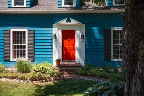 Exterior - 17 Spring St, Easthampton, MA 01027 photo 3 of 6