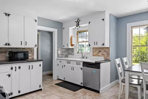 Kitchen - 17 Spring St, Easthampton, MA 01027 photo 1 of 4