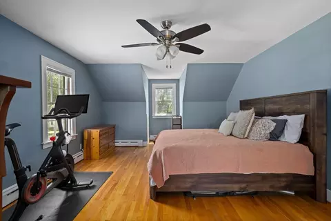 Bedroom - 17 Spring St, Easthampton, MA 01027 photo 4 of 7