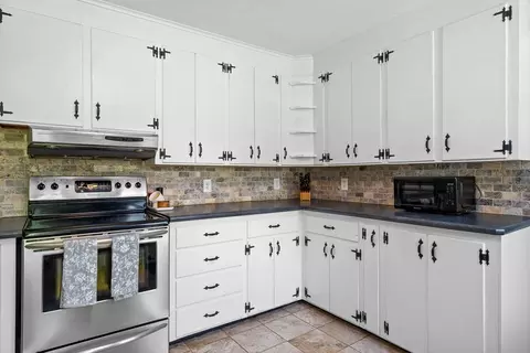 Kitchen - 17 Spring St, Easthampton, MA 01027 photo 3 of 4