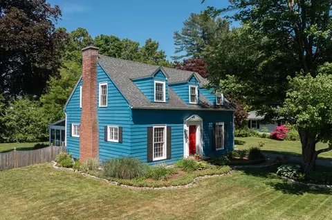 17 Spring St, Easthampton, MA 01027
