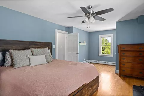 Bedroom - 17 Spring St, Easthampton, MA 01027 photo 5 of 7