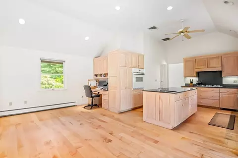 7 Bray St, Gloucester, MA 01930 photo 6