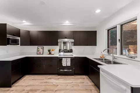 59 Berkeley Ave, Lowell, MA 01852 photo 10