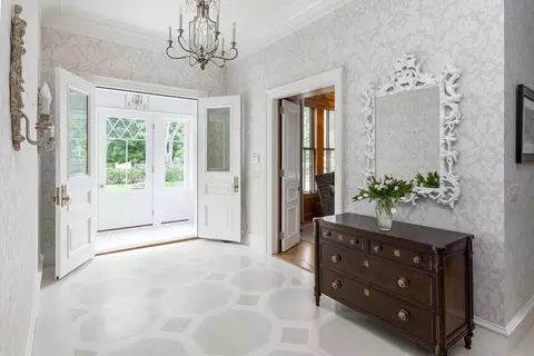 725 High St, Dedham, MA 02026 photo 4