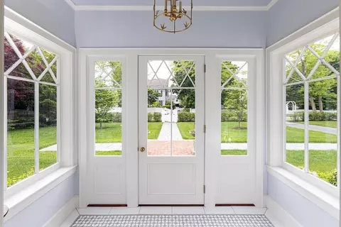 725 High St, Dedham, MA 02026 photo 3