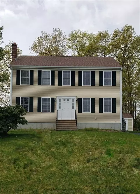 105 Metacomet Ave, Taunton, MA 02718