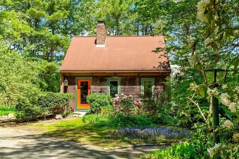 538 Lumbert Mill Rd, Barnstable, MA 02632