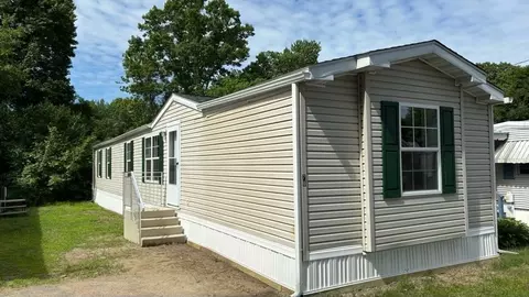 557 SW Cutoff #70, Auburn, MA 01501