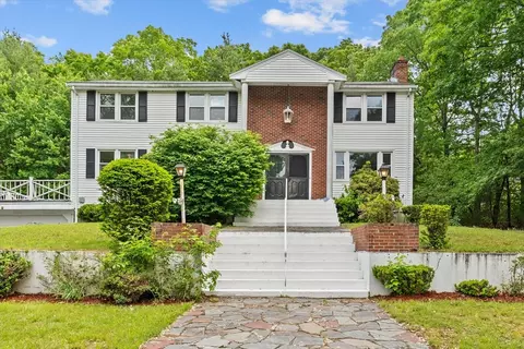 235 Daniels St, Franklin, MA 02038
