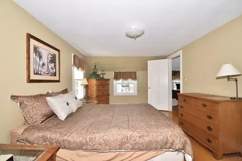 66 Oregon St, Springfield, MA 01118 photo 12