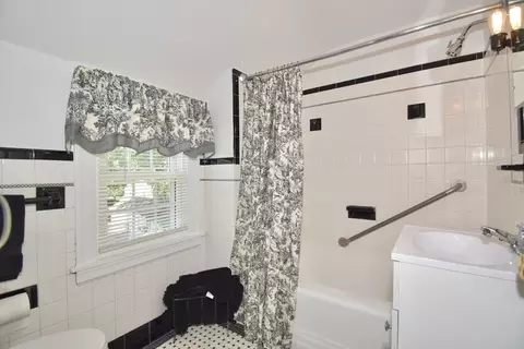 66 Oregon St, Springfield, MA 01118 photo 16