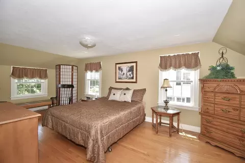66 Oregon St, Springfield, MA 01118 photo 10