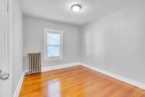 106 Barber St, Springfield, MA 01109 photo 17
