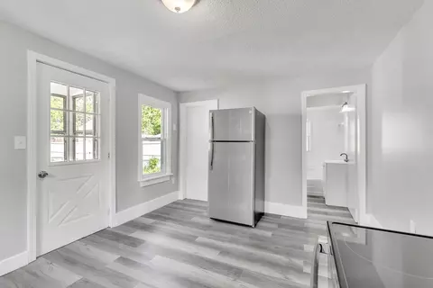 106 Barber St, Springfield, MA 01109 photo 15
