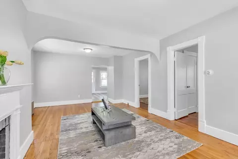 106 Barber St, Springfield, MA 01109 photo 5