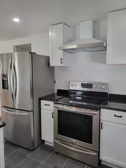 3 Rogers St, Worcester, MA 01604 photo 3