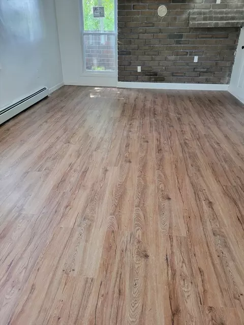 3 Rogers St, Worcester, MA 01604 photo 4