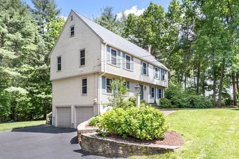 12 Chickadee Dr, Norfolk, MA 02056
