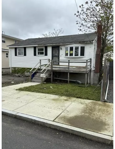 146 Dolphin Ave, Revere, MA 02151