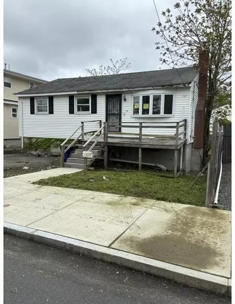 146 Dolphin Ave, Revere, MA 02151