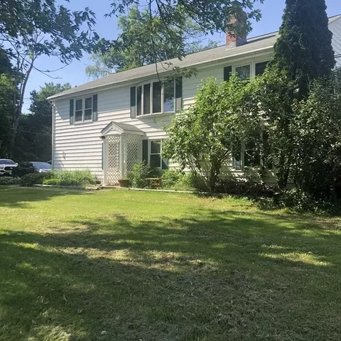 145 Ponakin Rd, Lancaster, MA 01523