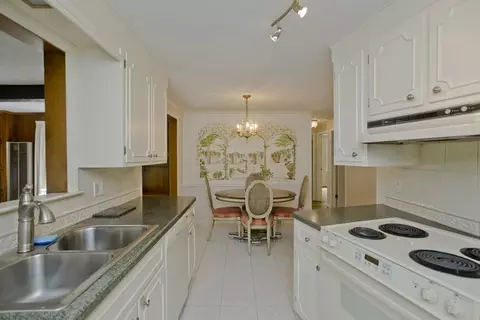 190 Mary Coburn Rd, Springfield, MA 01129 photo 17