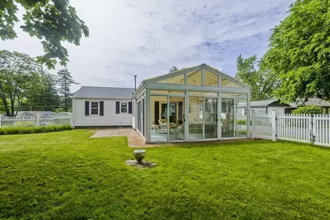 190 Mary Coburn Rd, Springfield, MA 01129 photo 6