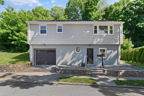6 Station Rd, Salem, MA 01970